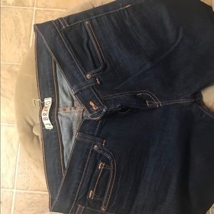 CLOSET CLOSEOUT  J Brand skinny jeans
